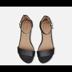 Kenneth Cole Reaction Viber sandals